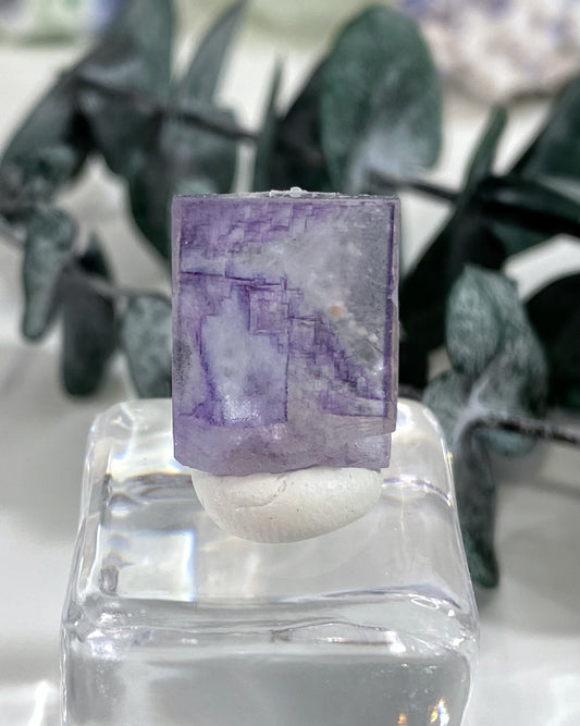 Unique Pattern Purple Color Zoning Cubic Fluorite