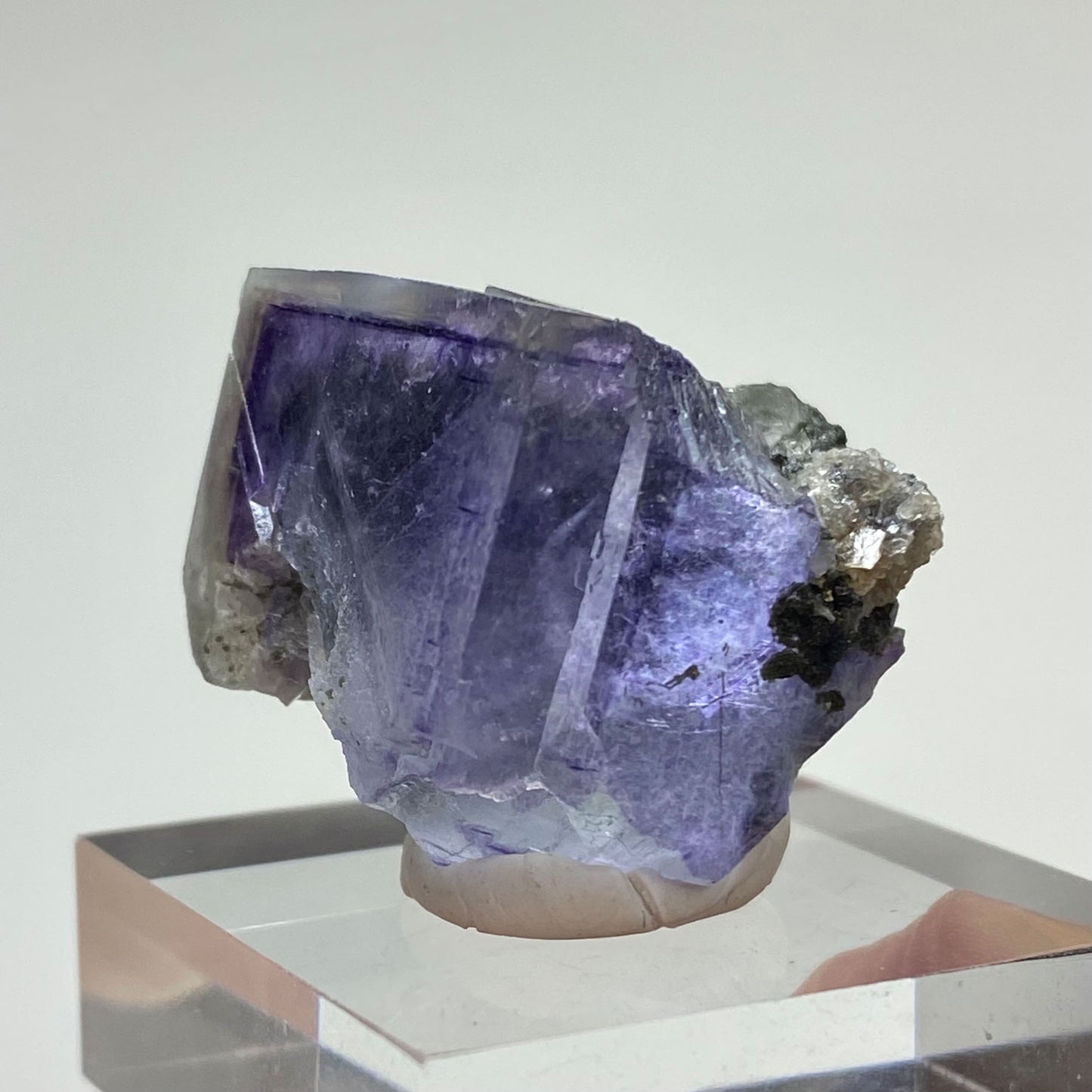 Clear Purple Phantom Cubic Fluorite Yaogangxian Mine
