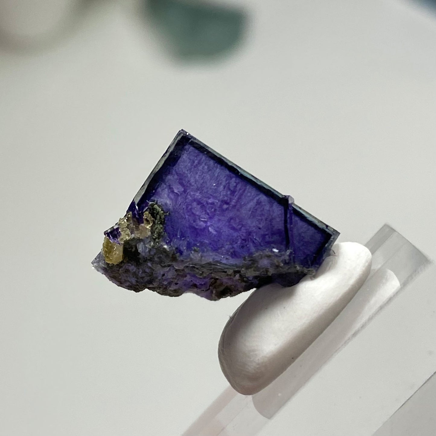 Dark Purple Window Zoning Cubic Fluorite Yaogangxian Mine
