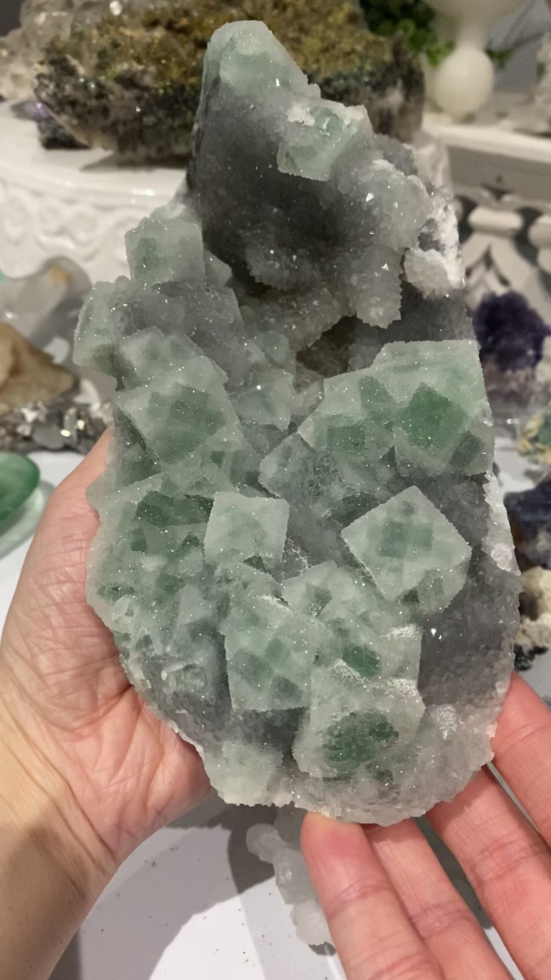 Amazing sugar cube fluorite deals 277g