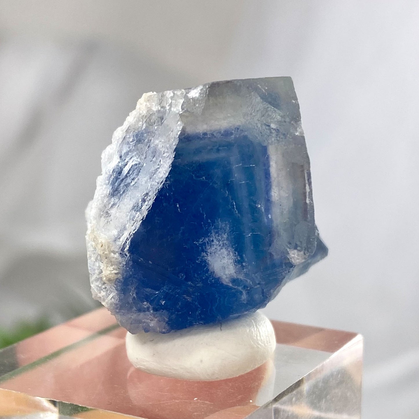 Clear Cubic Fluorite with Blue Window Color Zoning Yaogangxian Mine