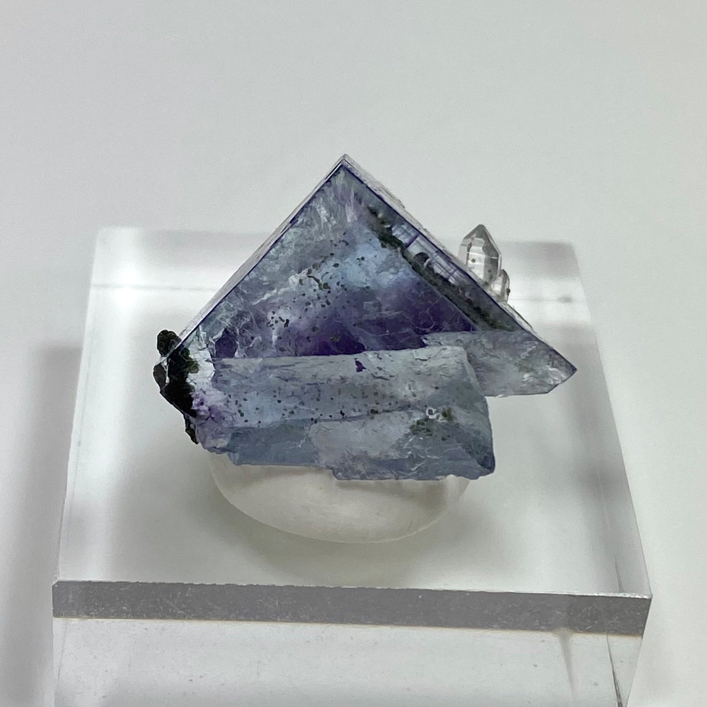 Clear Blue Purple Cubic Fluorite with Chlorite Yaogangxian Mine