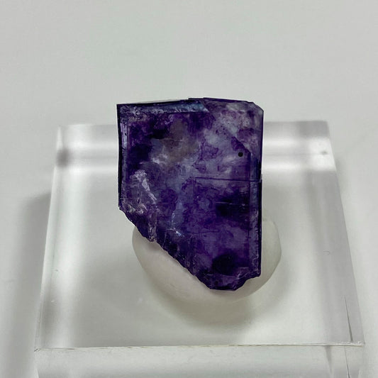 Vibrant Purple Window Zoning Cubic Fluorite Yaogangxian Mine